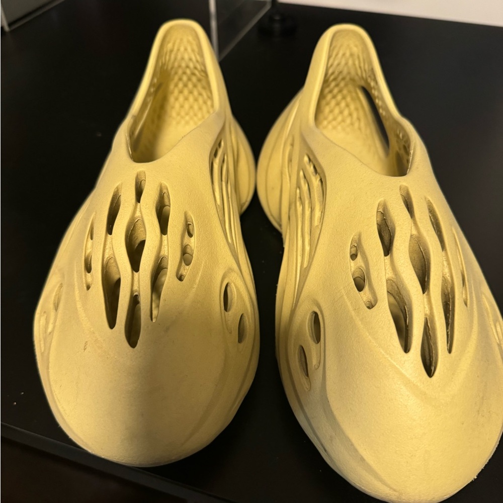 Yeezy foam runners
